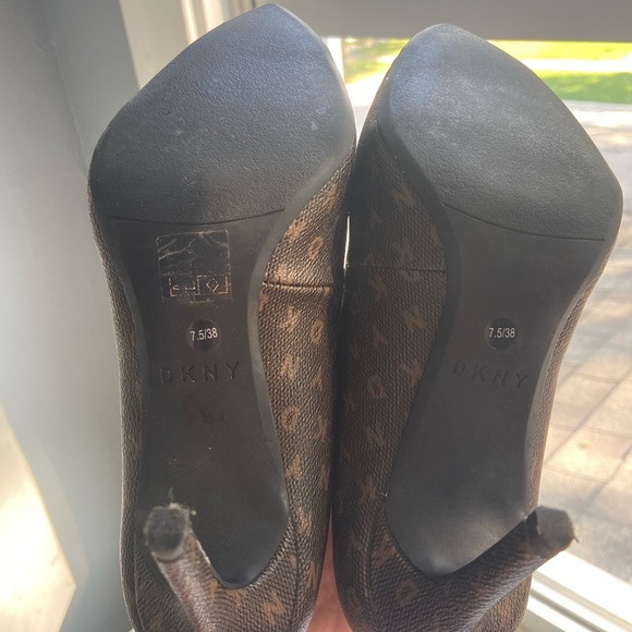 DKNY heels with leather bows pointy toes style - Picture 4 of 4